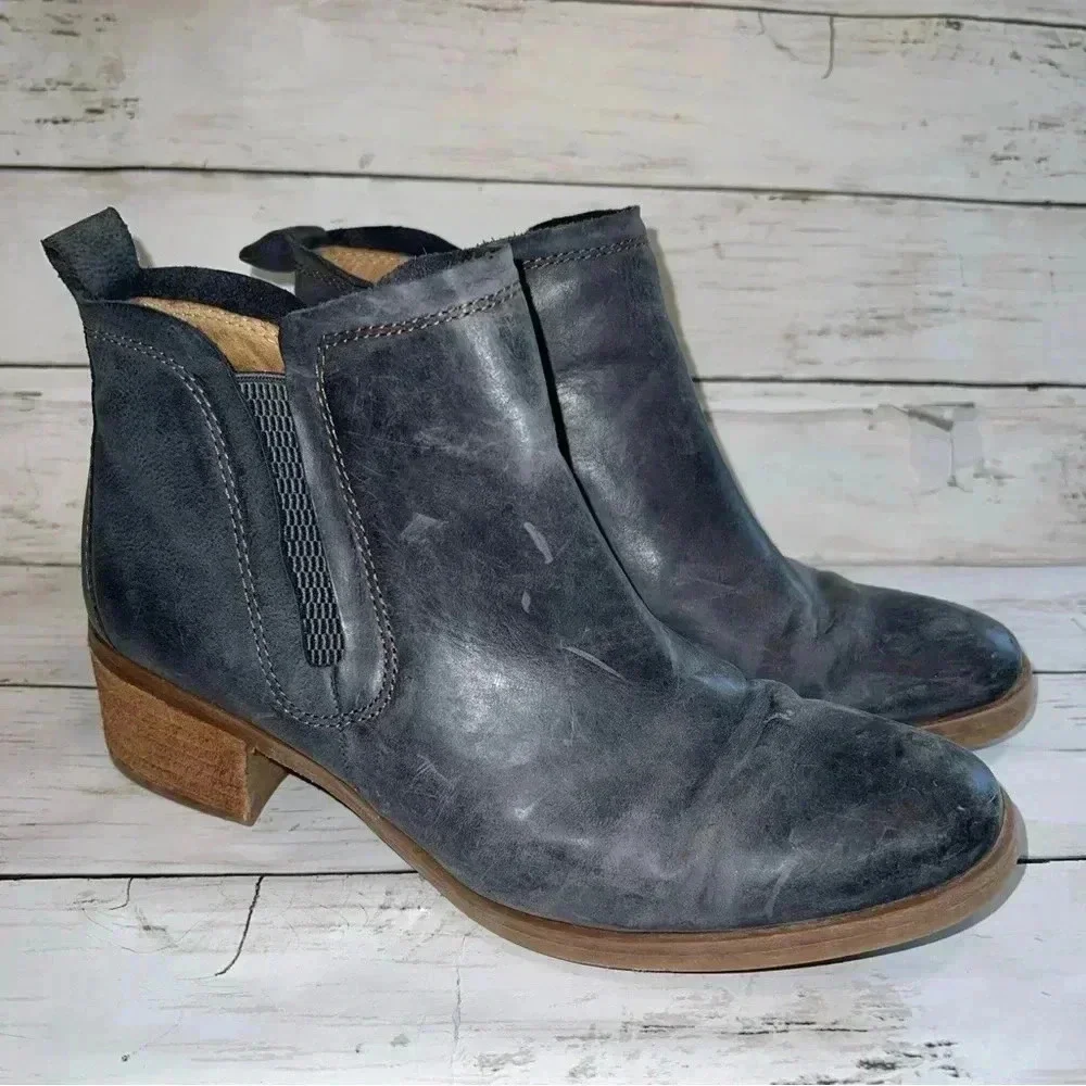 Korks Tea Ankle Booties chelsea heeled black leather women’s 8